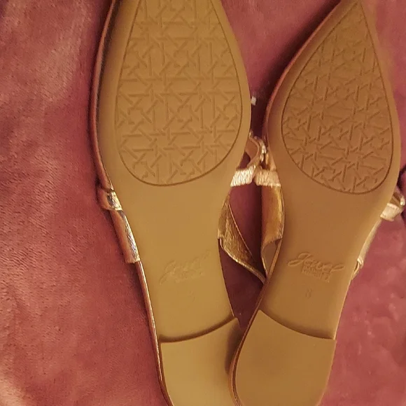 Jewel Badgley Mischka Gold Heels with Slingback Design and Embellished Strap - Picture 2 of 2